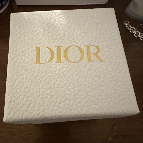 NIB DIOR VIP Mini Straw Bucket Bag - Picture 3 of 4